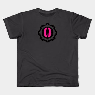 Pink Letter O in a Black Industrial Cog Kids T-Shirt